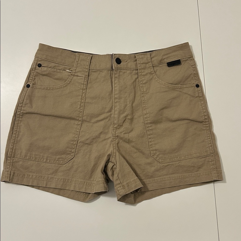 Wrangler ATG Khaki Shorts 8